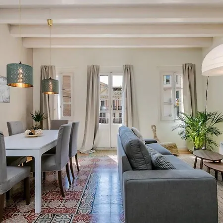 Luxurious With Awesome Rooftop Apartment *