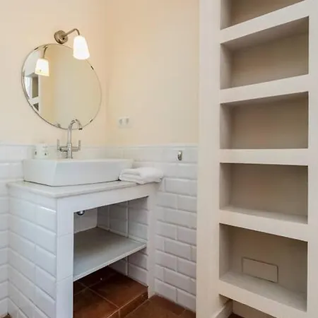 Luxurious With Awesome Rooftop Apartment Barcelona