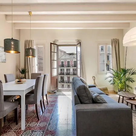 Luxurious With Awesome Rooftop Apartment *